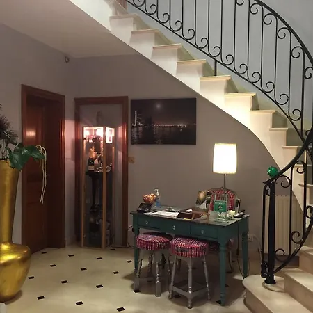 No:16 Chambres D'hotes Hotel 5*